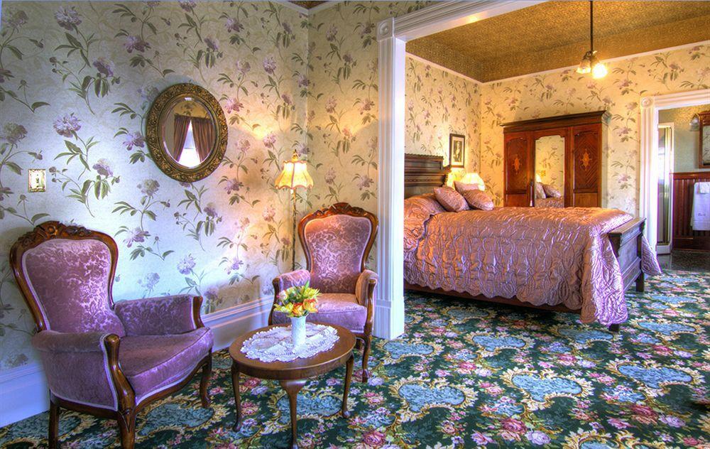 Gingerbread Mansion Bed & Breakfast Ferndale