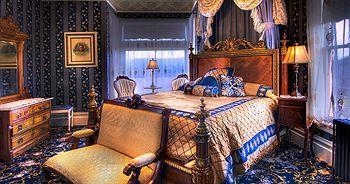 Gingerbread Mansion 4*