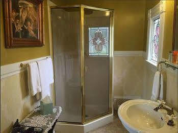 Gingerbread Mansion Bed & Breakfast 4*