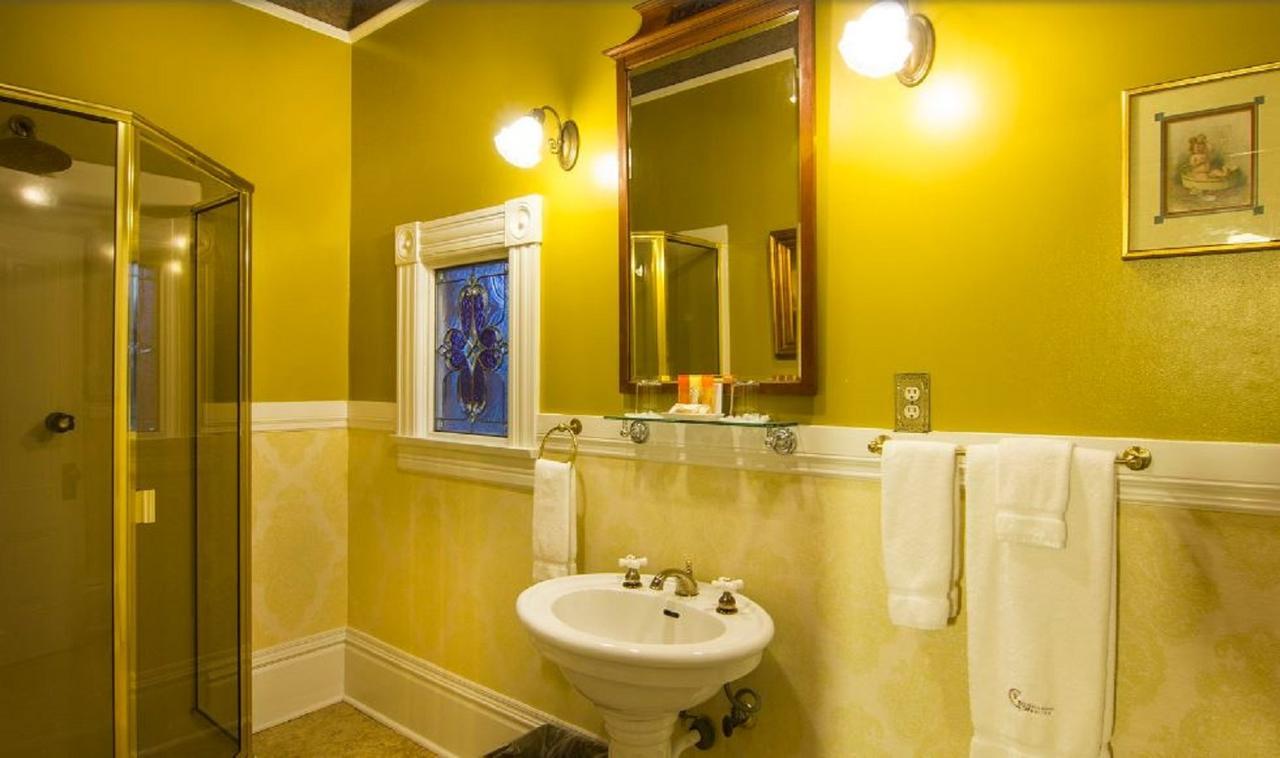Bed & Breakfast Gingerbread Mansion 4*