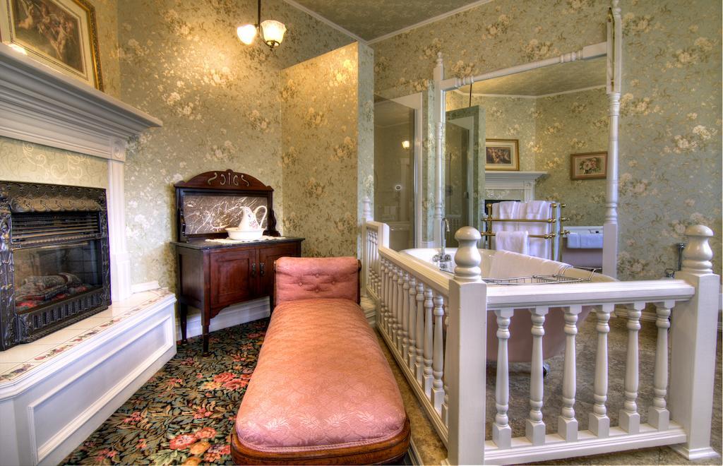 Gingerbread Mansion 4*