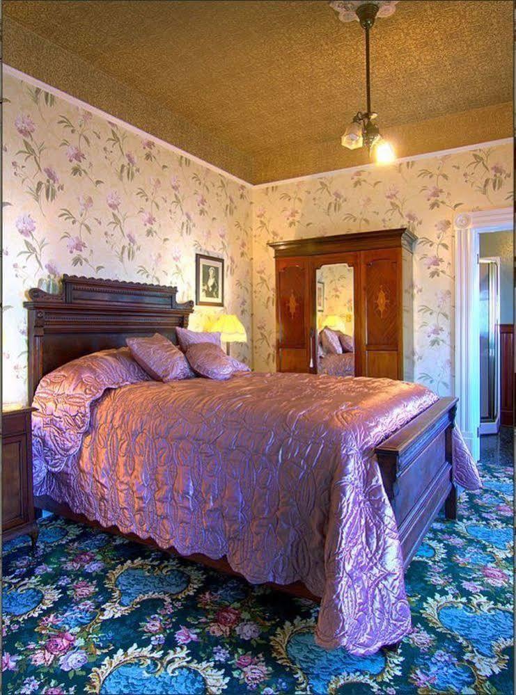 Gingerbread Mansion Bed & Breakfast Ferndale