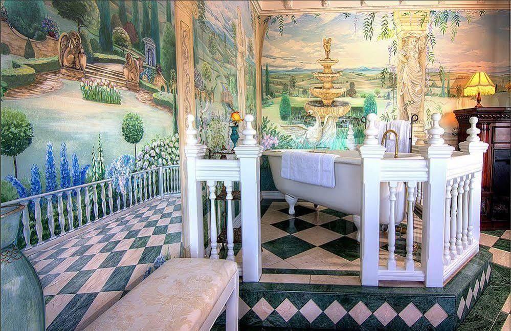 Gingerbread Mansion Bed & Breakfast 4*